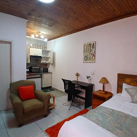 Millenium Homes Centurion Luaran gambar