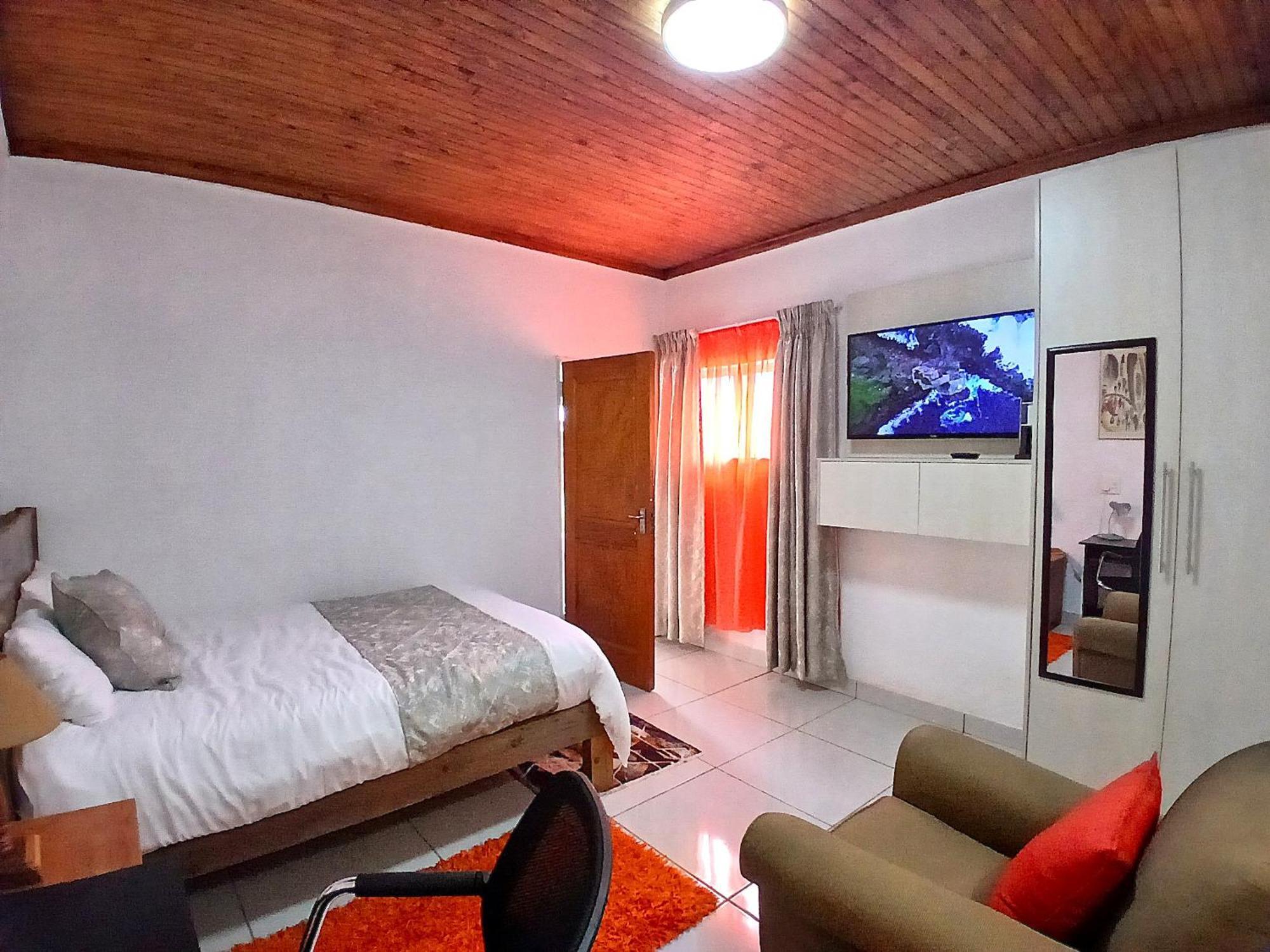 Millenium Homes Centurion Luaran gambar